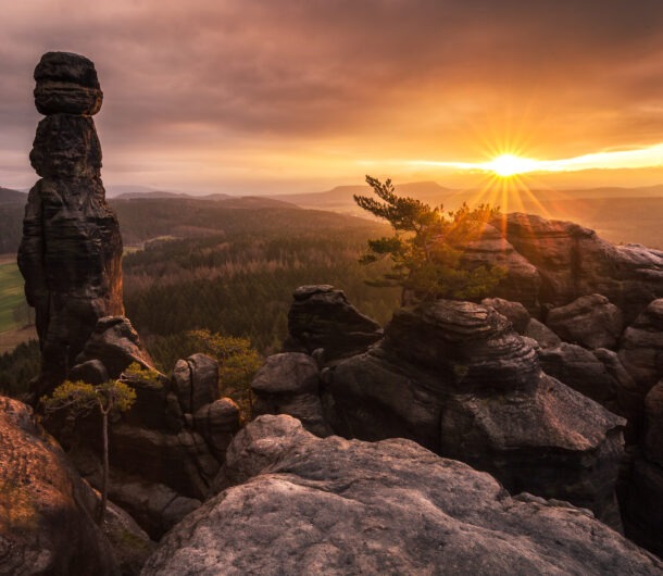 pfaffenstein-mit-barbarine-elbsandsteingebirge
