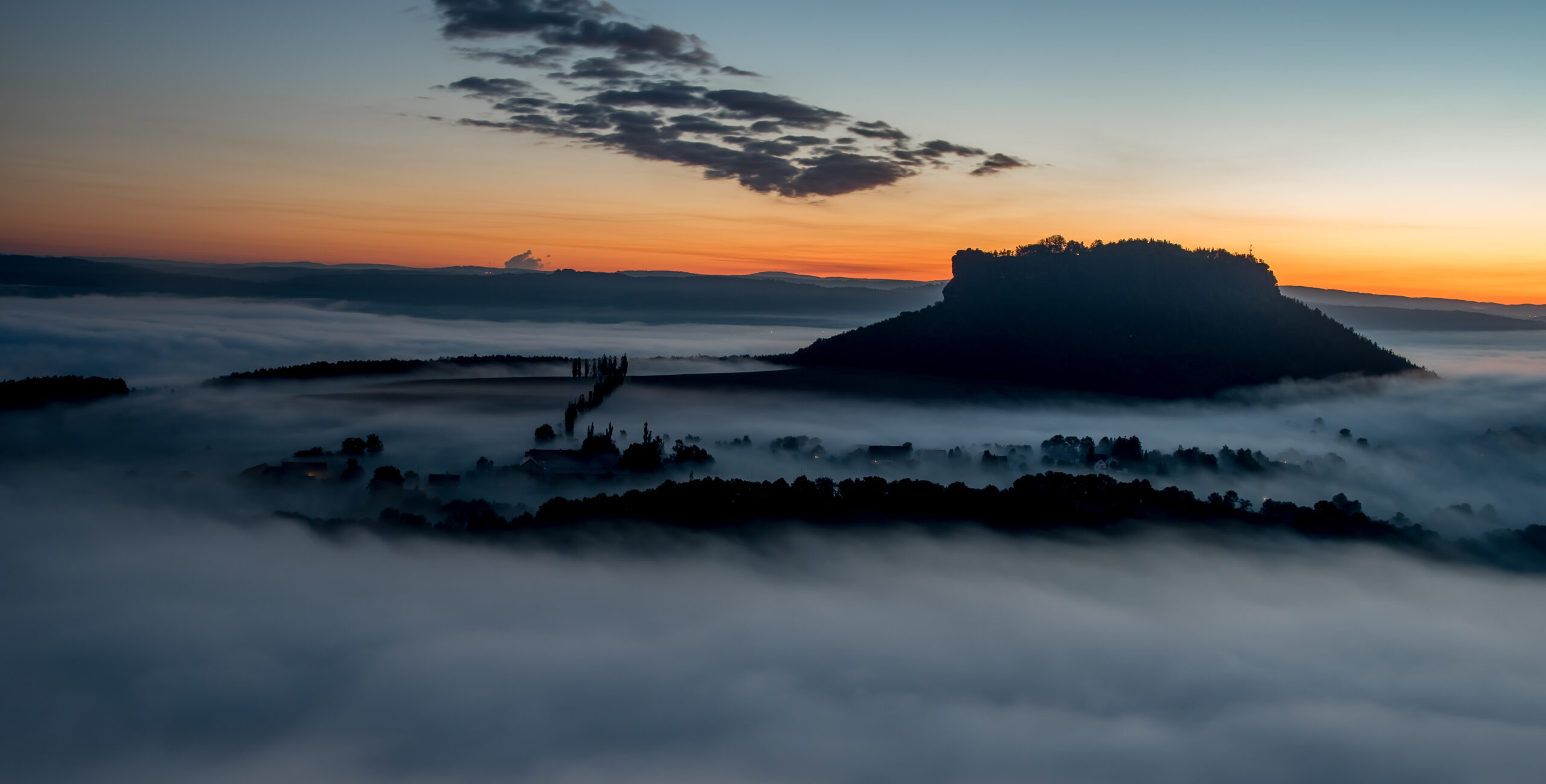 Lilienstein im Nebel